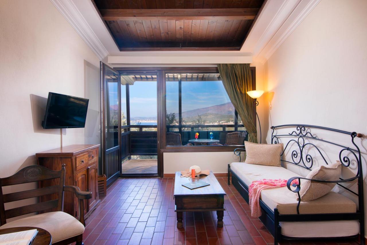 Kallisti Hotel Potos Bagian luar foto