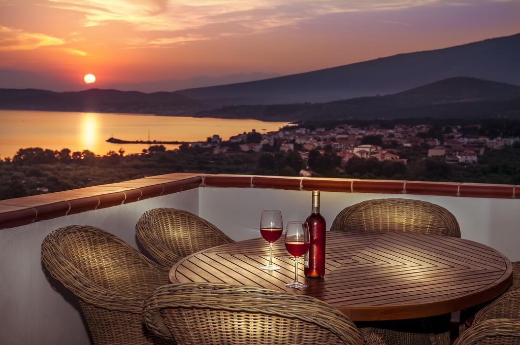 Kallisti Hotel Potos Bagian luar foto