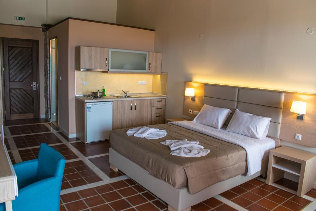 Kallisti Hotel Potos Bagian luar foto